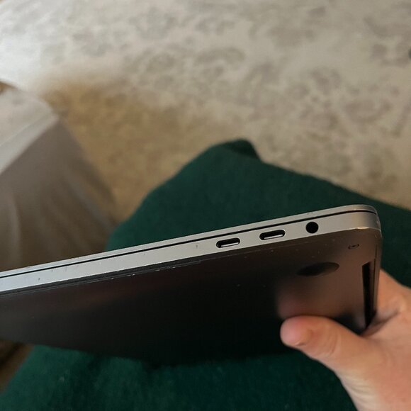 MacBook Pro (13-inch, 2020) – Intel Core i7, 16GB RAM, 500GB SSD – Excellent Con - Picture 2 of 9